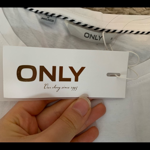 ONLY | Sequinned Donut Shirt - Picture 4 of 4